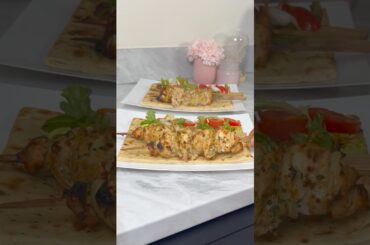 SPICY CHICKEN KEBABS | served on flat bread with a side of vegetables #dinner #yummy #healthy #food
