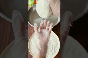 One pound of flour and nine ounces of water make the dough for pie.#trending #viral @Funfood269