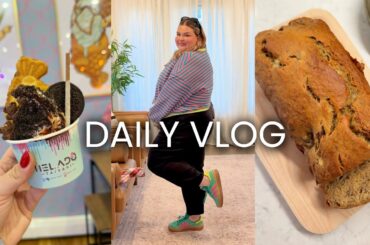 TOPGOLF DATE, BAKING “HEALTHY” BANANA BREAD + MAMA OOTD | DAILY VLOG