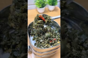 Lunch Recipe: karuvadu thokku n Rice | Murangkai keerai n Fruits #shortsfeed #lunchbox #lunchideas