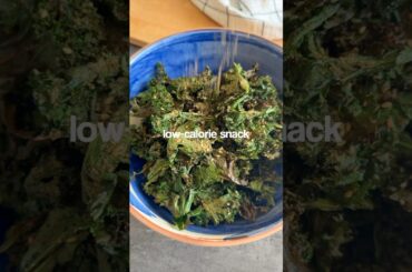 Air fryer Zaatar Kale Chips | healthy crispy low calorie snack