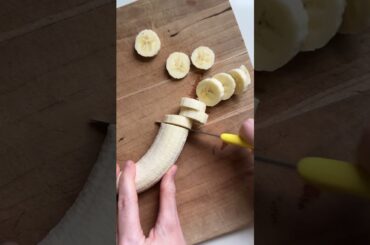 easy frozen #bananarecipe with chocolate chips and peanut butter! #healthysnacks