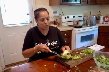 NIECE MUFFIN MAKE COLLARD GREENS SAMICHES (Country Style)