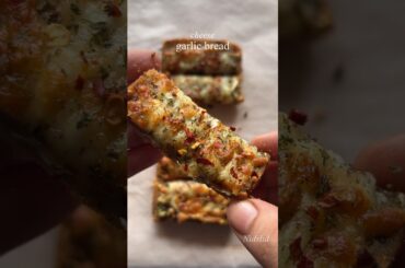 Cheese Garlic bread #trending #garlic  #food #viralvideo #garlicbread #bread #eveningsnacks #easy