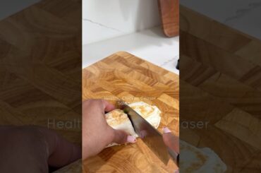 Quick and healthy chicken caeser salad wrap #healthyeating #healthywrap #mealprepideas #easymeals