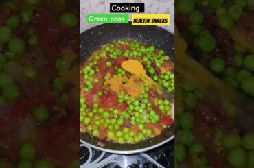 Green peas Healthy snacks #food #recipe #foodie #shorts #trending #youtubeshorts #viralvideo