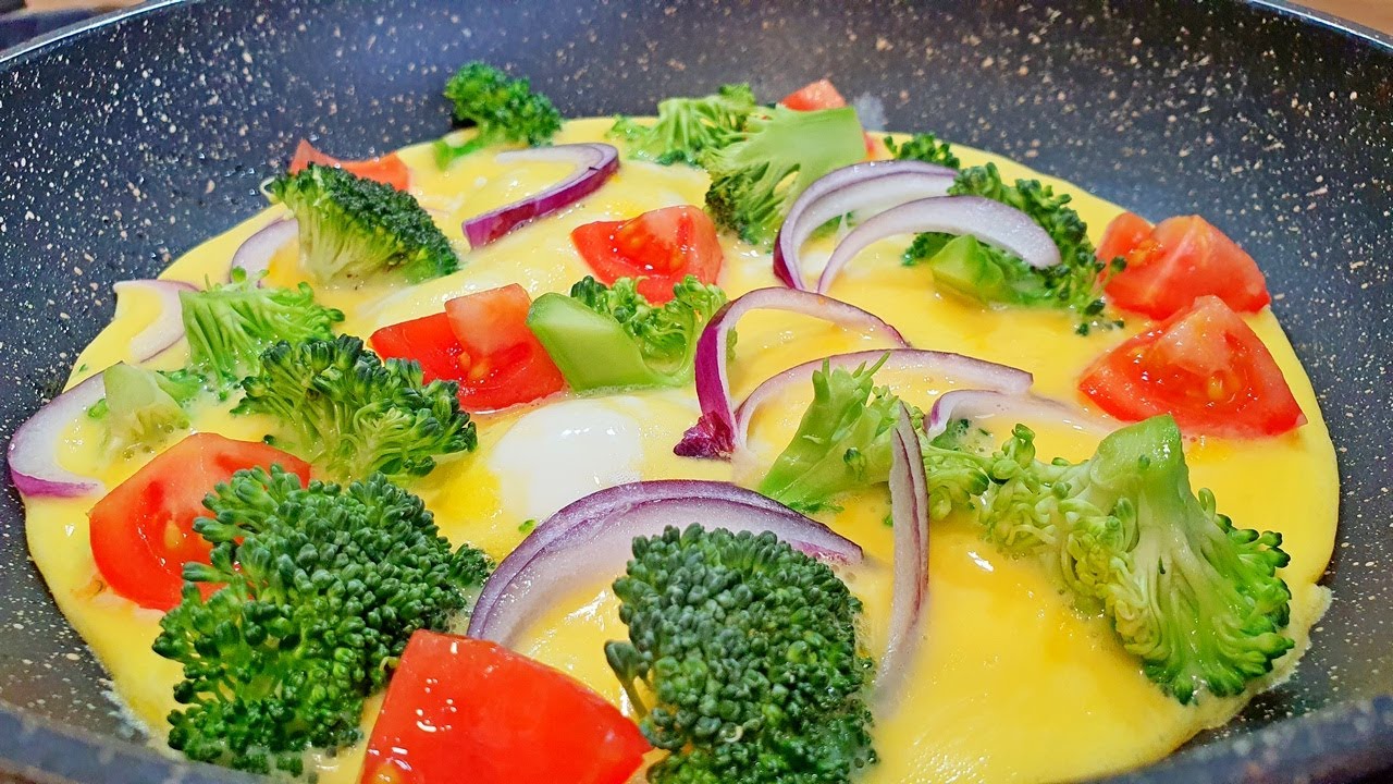Broccoli Omelette: Healthy Breakfast Ideas / Egg and Broccoli Recipe Broccoli Omelette: Healthy Breakfast Ideas / Egg and Broccoli Recipe