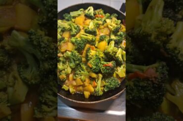 Broccoli curry #shortsfeed #ytshorts #trending #viral #healthy #sabji #motivational #priyarlifestyle