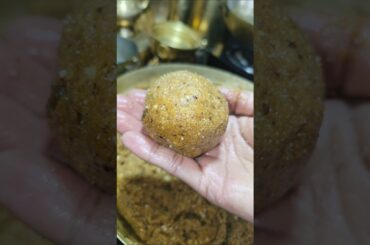 Methi ke laddu #viral #short #viralvideo #recipe #food #healthy  #trafitionalhomekitchen