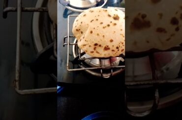 Roti Direct Gas Pe Sekna Se Kya Hota Hai | #shorts #fects #health #fitness #ytshorts #roti #chapati