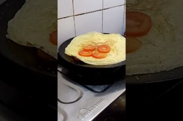 Egg bread sandwich #streetfood #cooking #roti #youtubeshorts #ytshortsvideo #reels #truline #anshi