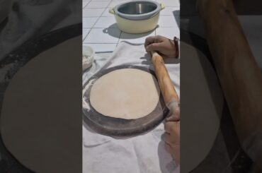 Parfet gol roti kayse banate hain #ytshorts #trending #viralroti #rotishorts #chapati #shortsfeed