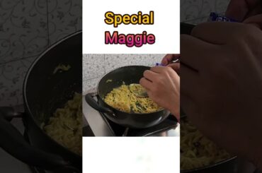 Easy 2 min Maggie Recipe || delcious @PoonamYmgr #shorts #recipe #food #love #asmr #viralvideo