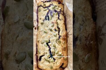 Easy Banana Blueberry Moist Cake (no flour)  #bananabread #ketorecipes #glutenfree #healthybaking
