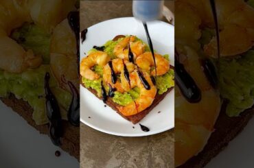 Haben Sie eine Avocado? Nur 1 Minute und ein sehr leckeres Sandwich ist fertig!