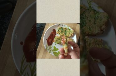 Kids lunch box recipe|| moong daal bread toast. #food #youtubeshorts #viralvideo