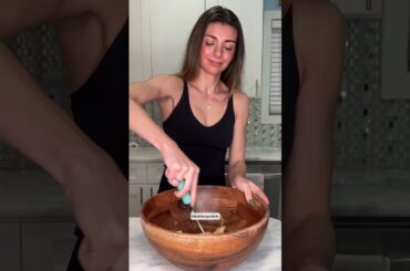 100 Calorie Greek Yogurt Banana Muffins | Recipe Details in Description