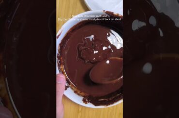 3 ingredients healthy snack recipe - blueberry truffle bites #blueberry #blueberrybites #truffles