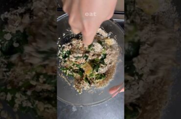 High-Protein Spinach Oat Fritters: Quick & Healthy Snack! #healthylifestyle #easyrecipe #viralrecipe