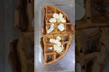 banana waffles #gizt #waffles #healthyrecipes #healthy #healthyfood #dessert #banana #dessertrecipe