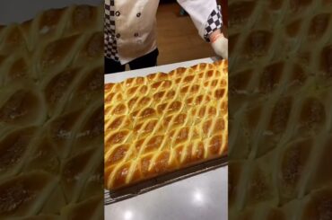 #chineseburger #food #baking #bread #nonvegworld #croissant #breadroll #cake #chickenpattyburger kgf