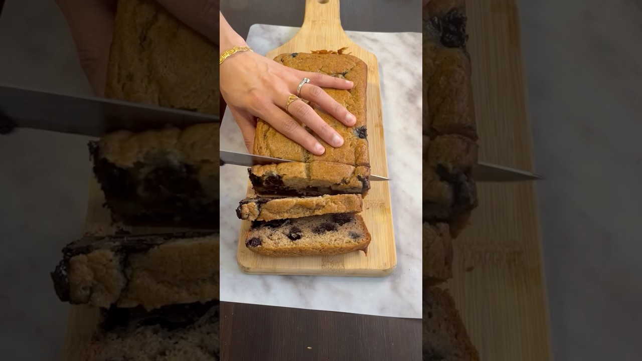 Banana blueberry bread #subscribe #trendingshorts #irfanakitchendiary #trending #viralshort #food Banana blueberry bread #subscribe #trendingshorts #irfanakitchendiary #trending #viralshort #food