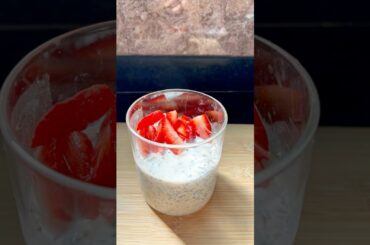 Quick & Easy Overnight Oats Recipe! #oats #overnightoats #healthy #viralshorts #easyrecipe