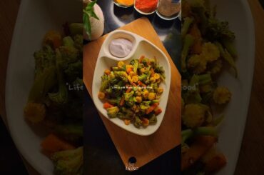 Healthy broccoli carrot babycorn salad