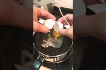 Amazing Cracking egg into a pan healthy breakfast #shortsfeed #viralvideo #shortvideo