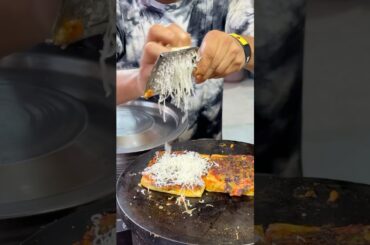 Healthy Bread Pudla on Streets of Mumbai #streetfood #pudlasandwich #streetfoodindia #ytviral