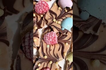 Chocolate Yogurt Bark #healthy #chocolate #yogurt #viralrecipe #easter #healthyrecipes #snacks