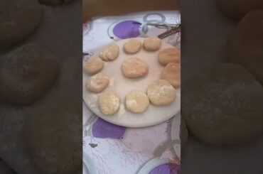 dekho yah duniya ki iklauti roti hai#pleasesubscribe #ytshort