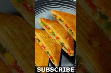 No Bread Suji Sandwich | Healthy & Delicious #shorts #Sandwichrecipe #Sandwich #BreakfastRecipe