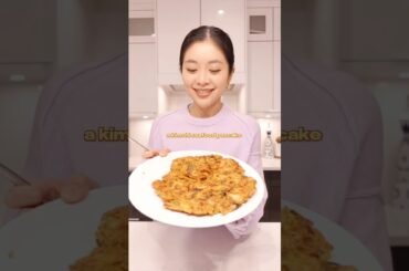 kimchi seafood pancake. Will you make it tonight? #easyrecipe #healthyrecipes #weightlossrecipes