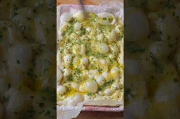 Garlic butter no knead focaccia