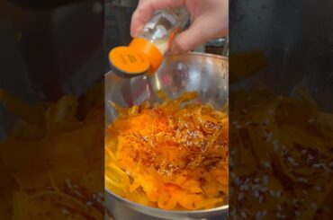 Easy Carrot Salad #healthylifestyle #healthyfood #saladideas #summersalads #mealideas #healthysalad