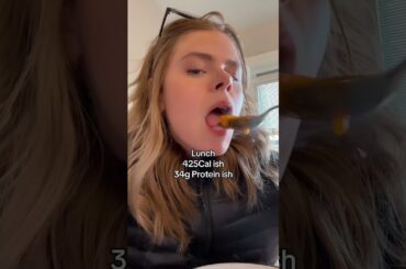 Cottage cheese pizza crust for the win! #whatieatinaday #caloriedeficit #weightloss #fyp