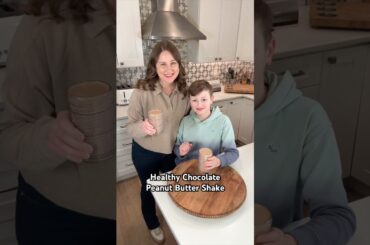 Healthy Chocolate Peanut Butter Milkshake #Shorts #HealthyRecipes #HealthyMilkshake #HealthyTreat