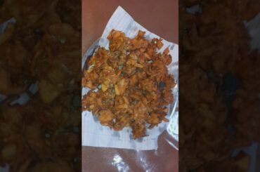 aloo pyaz pakora ramzan special recipe.#shortvideo #shorts #short #youtubeshorts #youtube #trending