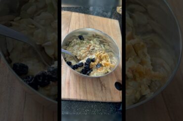 Quick tasty breakfast recipes :oats porridge with dryfruits and blueberries #oats #healthybreakfast