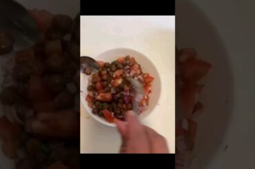 Healthy Salad for Weight loss ||Chickpeas Salad Recipe #shorts#youtubeshorts #indiancookingingermany