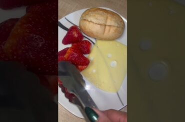 Easy healthy light breakfast Asmr #short #food #homemade #breakfast #yummy #healthy #subscribe