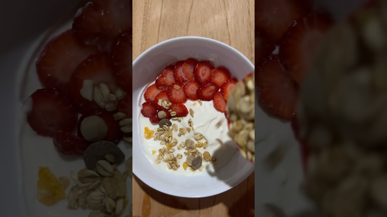 30 g High Protein Breakfast! #yogurtbowl #highprotein #healthy #asmr #breakfast 30 g High Protein Breakfast! #yogurtbowl #highprotein #healthy #asmr #breakfast