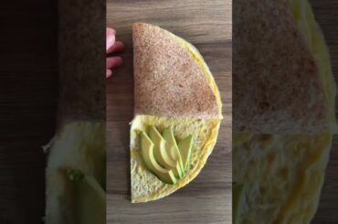 Folded breakfast wrap is 467 calories, 25g protein and 8g fiber. #healthybreakfast #breakfastrecipe