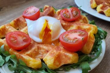 Breakfast Recipe in 15 Minutes! Crispy Waffles with Cottage Cheese, Cheese & Poached Egg