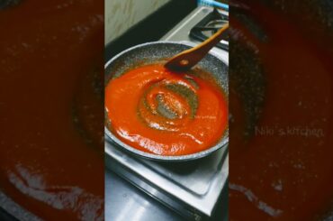 Tomato Sauce at home/Healthy Tomato sauce recipe in tamil/Niki's kitchen