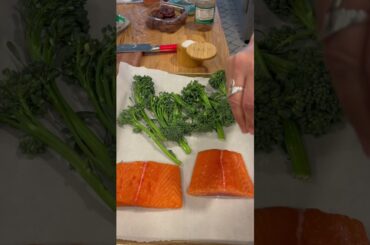 Healthy salmon dinner idea #healthyrecipes #dinnerideas