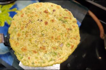Til Matar Thepla Recipe Healthy  Breakfast and Lunch recipe || Til Matar Thepla || Green Pease  ||