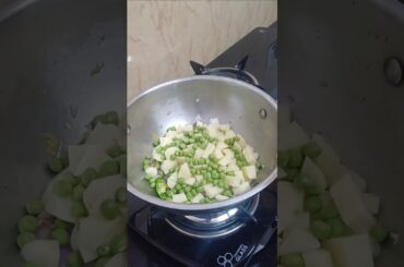 Aloo Matar Recipe #shortsfeed #cooking #easyrecipe #food #masala