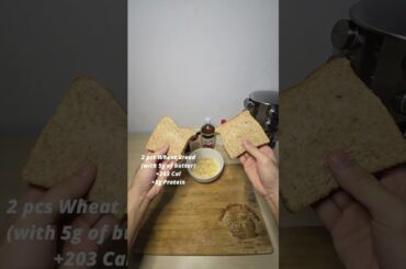 Quick and easy low calorie high protein egg sandwich. #egg #breakfast  #stopmotion #caloriedeficit